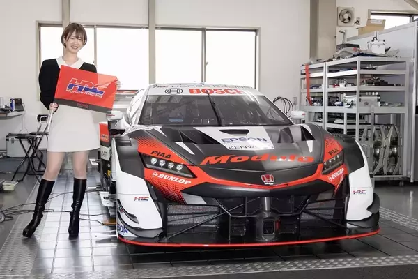 HondaのRQがNSXに乗って中嶋 悟率いるNAKAJIMA RACINGに挨拶にいった