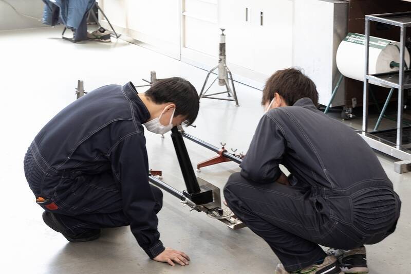 HondaのRQがNSXに乗って中嶋 悟率いるNAKAJIMA RACINGに挨拶にいった