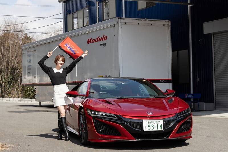 HondaのRQがNSXに乗って中嶋 悟率いるNAKAJIMA RACINGに挨拶にいった