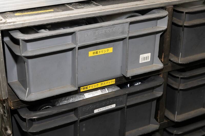 HondaのRQがNSXに乗って中嶋 悟率いるNAKAJIMA RACINGに挨拶にいった