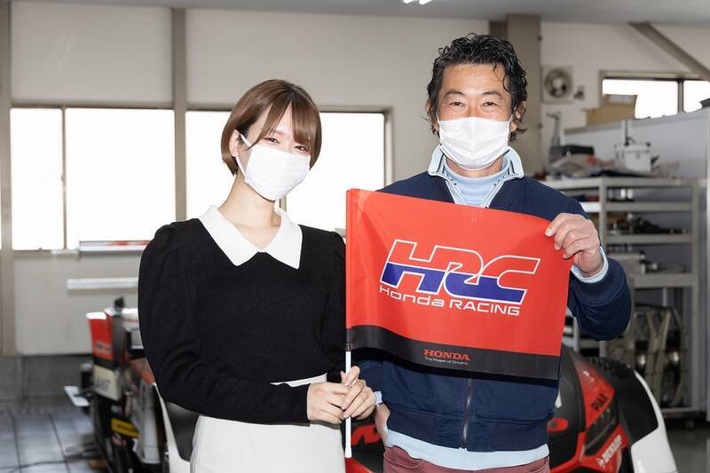 HondaのRQがNSXに乗って中嶋 悟率いるNAKAJIMA RACINGに挨拶にいった