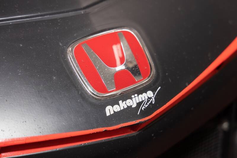 HondaのRQがNSXに乗って中嶋 悟率いるNAKAJIMA RACINGに挨拶にいった