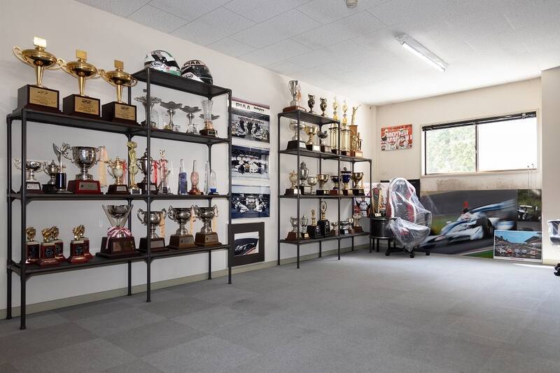 HondaのRQがNSXに乗って中嶋 悟率いるNAKAJIMA RACINGに挨拶にいった