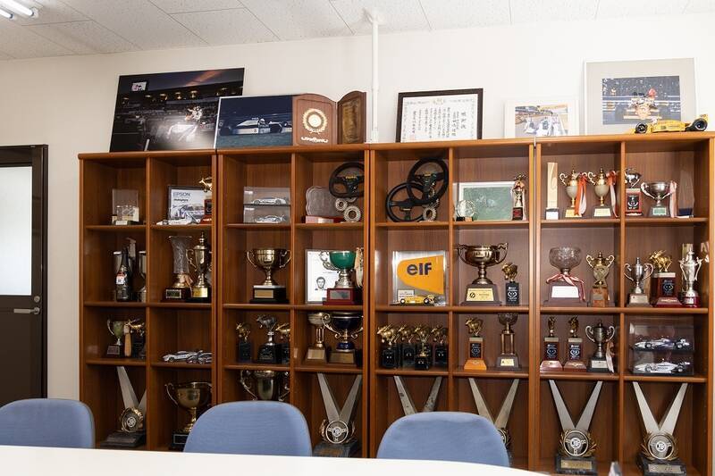 HondaのRQがNSXに乗って中嶋 悟率いるNAKAJIMA RACINGに挨拶にいった