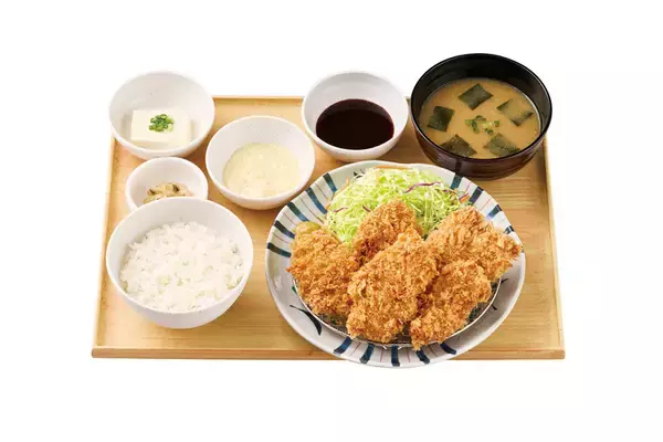 「やよい軒の「とりカツ定食」が復活！ タルタルもエビフライも選べる」の画像
