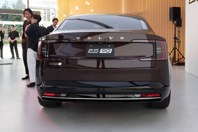 EVの不安を完全払拭するボルボの最適解。新型「ES90/EX90」は至高の北欧ラウンジだ