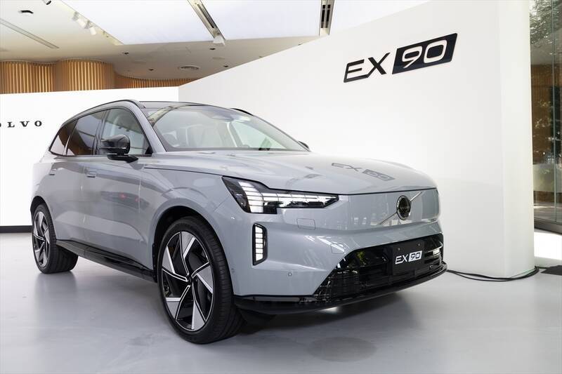 EVの不安を完全払拭するボルボの最適解。新型「ES90/EX90」は至高の北欧ラウンジだ