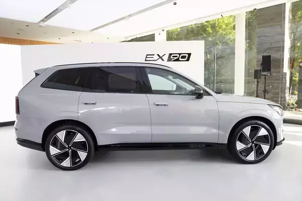 「EVの不安を完全払拭するボルボの最適解。新型「ES90/EX90」は至高の北欧ラウンジだ」の画像
