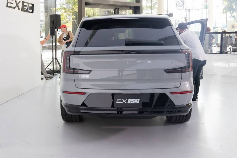 EVの不安を完全払拭するボルボの最適解。新型「ES90/EX90」は至高の北欧ラウンジだ