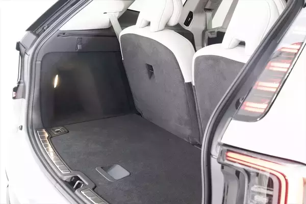 「EVの不安を完全払拭するボルボの最適解。新型「ES90/EX90」は至高の北欧ラウンジだ」の画像