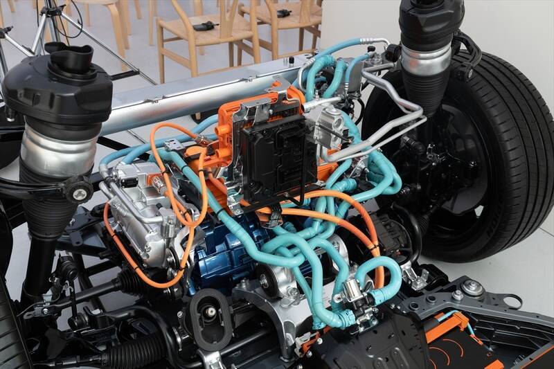 EVの不安を完全払拭するボルボの最適解。新型「ES90/EX90」は至高の北欧ラウンジだ