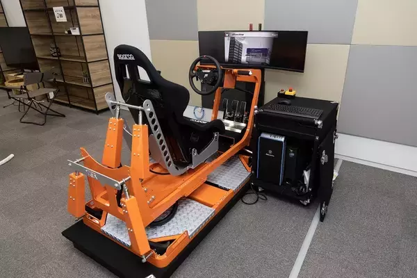 「eスポーツプレイヤーがリアルレースで活躍するためのプロジェクトをアイドルが体験！」の画像