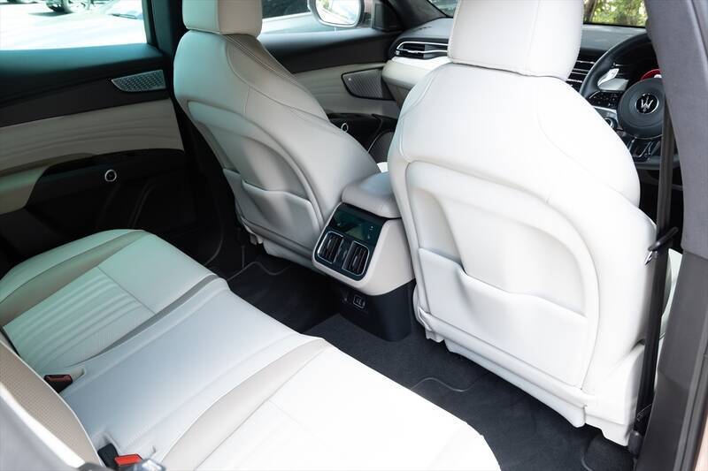 今しか選べない“熱き”ガソリンSUV！マセラティ「グレカーレ」の真髄を体感する