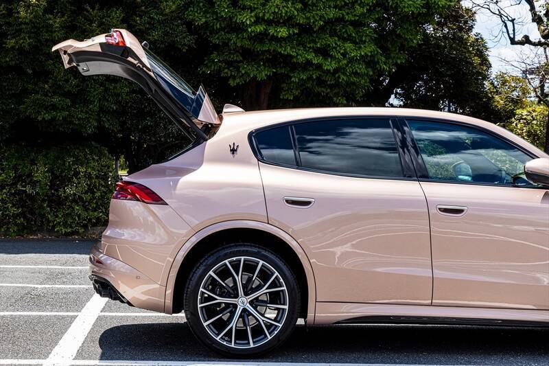 今しか選べない“熱き”ガソリンSUV！マセラティ「グレカーレ」の真髄を体感する