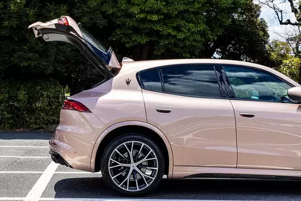 「今しか選べない“熱き”ガソリンSUV！マセラティ「グレカーレ」の真髄を体感する」の画像