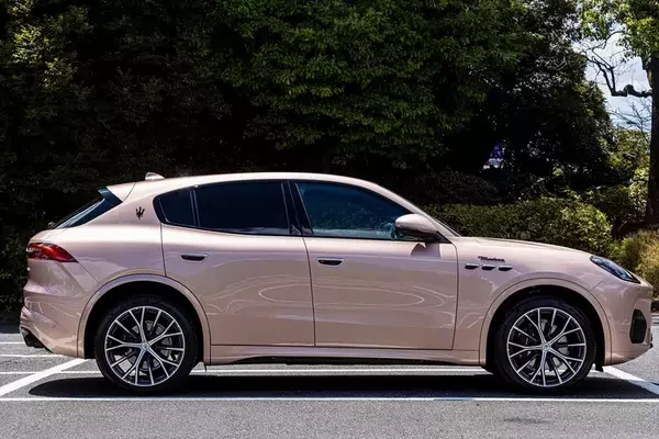 「今しか選べない“熱き”ガソリンSUV！マセラティ「グレカーレ」の真髄を体感する」の画像