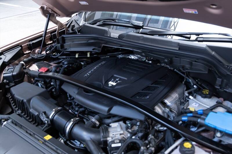 今しか選べない“熱き”ガソリンSUV！マセラティ「グレカーレ」の真髄を体感する