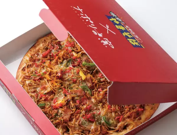 「ヤバイ！「ペヤング」のピザがナポリの窯で爆誕したぞ」の画像