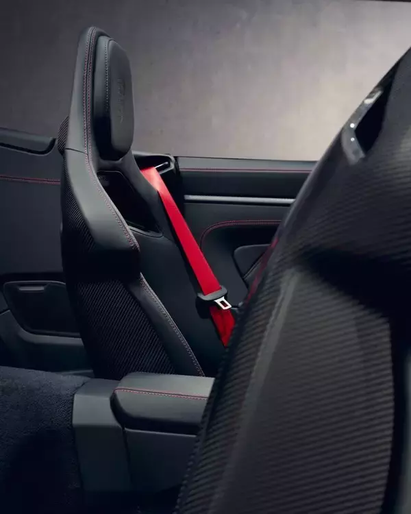 「911 GT3がついに屋根を開けた！ ポルシェ新型GT3 S/Cは軽さと6MTに振り切った1台」の画像