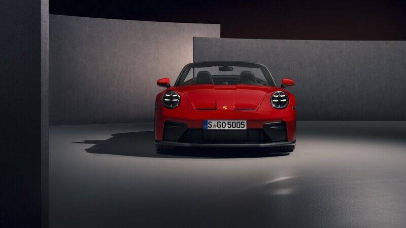 911 GT3がついに屋根を開けた！ ポルシェ新型GT3 S/Cは軽さと6MTに振り切った1台