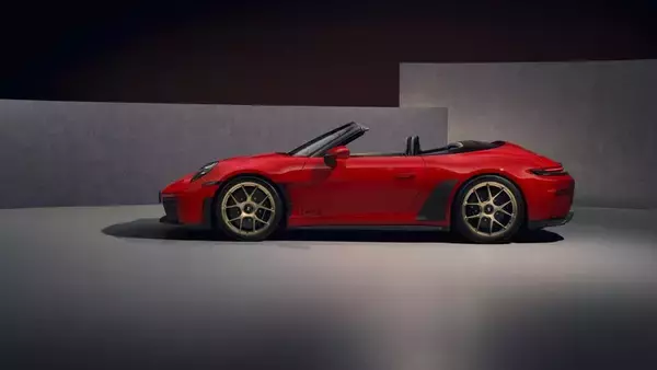 「911 GT3がついに屋根を開けた！ ポルシェ新型GT3 S/Cは軽さと6MTに振り切った1台」の画像