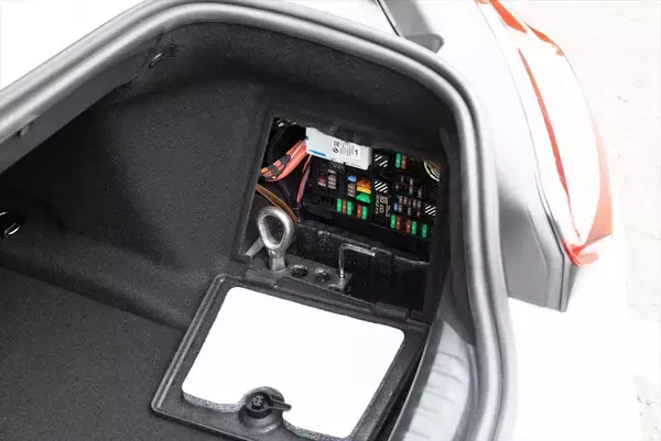 「BMWのシルキーシックスを堪能！ オープンカー「Z4 M40i」を現役モデルがドライブ」の画像