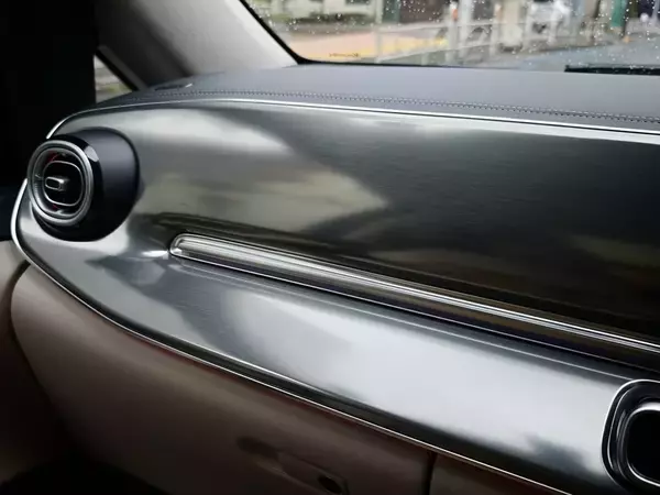 「快眠必至！ ニアジョイも驚いたメルセデスVクラスが最高峰の「極上おもてなし空間」と言える3つの理由」の画像