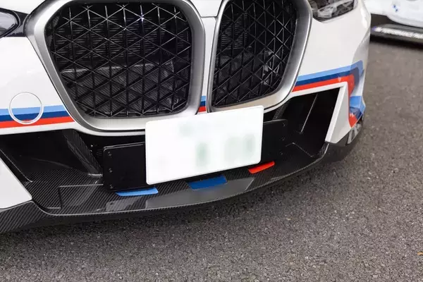 「約1億3000万円！ BMWの世界限定50台モデル「3.0 CSL」のオーラがスゴイ！」の画像