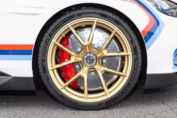 「約1億3000万円！ BMWの世界限定50台モデル「3.0 CSL」のオーラがスゴイ！」の画像