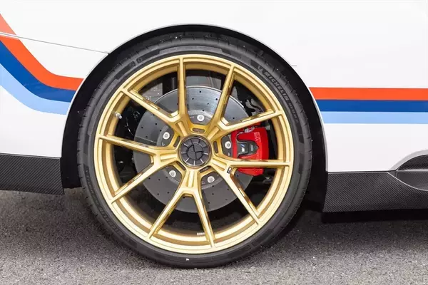 「約1億3000万円！ BMWの世界限定50台モデル「3.0 CSL」のオーラがスゴイ！」の画像