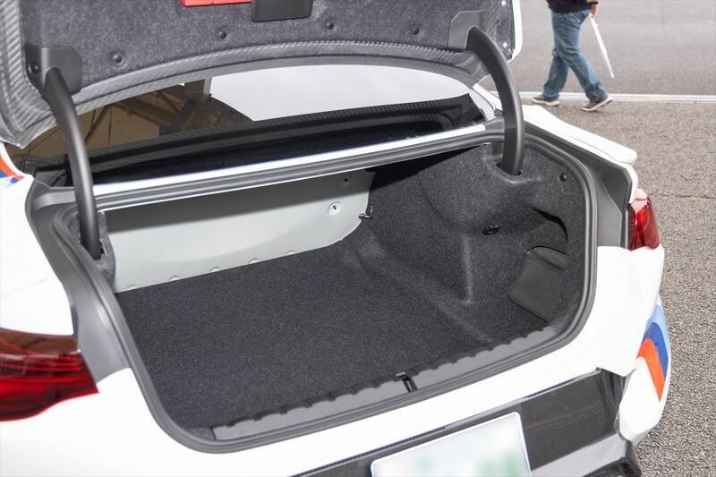 約1億3000万円！ BMWの世界限定50台モデル「3.0 CSL」のオーラがスゴイ！