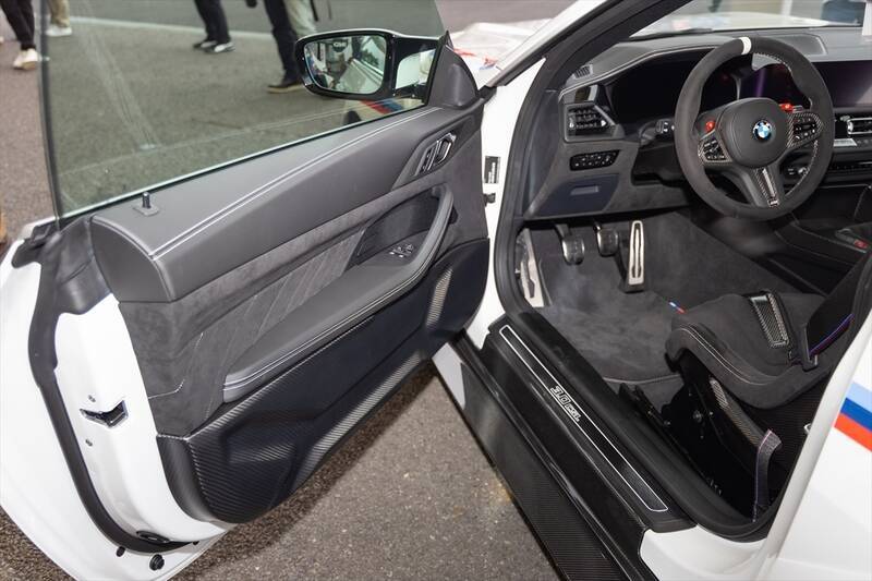 約1億3000万円！ BMWの世界限定50台モデル「3.0 CSL」のオーラがスゴイ！