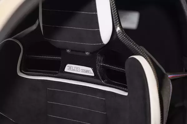 「約1億3000万円！ BMWの世界限定50台モデル「3.0 CSL」のオーラがスゴイ！」の画像