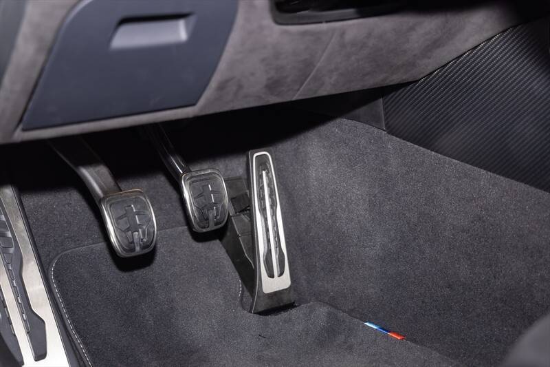 約1億3000万円！ BMWの世界限定50台モデル「3.0 CSL」のオーラがスゴイ！