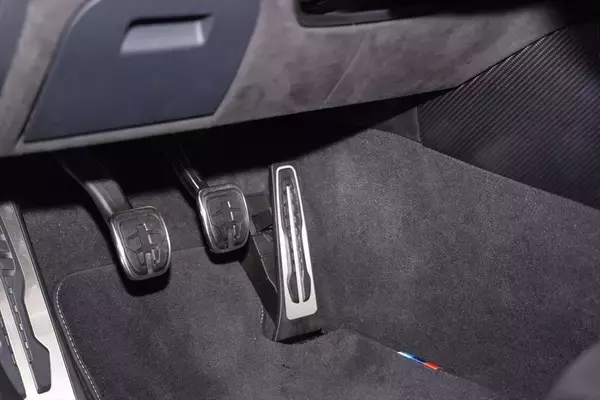 「約1億3000万円！ BMWの世界限定50台モデル「3.0 CSL」のオーラがスゴイ！」の画像