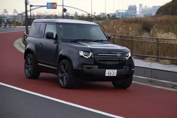 「エコもなんのその！ V8エンジンで525馬力のSUV「ディフェンダー」は趣味車として最高の選択肢」の画像