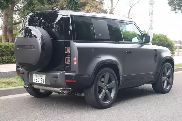 「エコもなんのその！ V8エンジンで525馬力のSUV「ディフェンダー」は趣味車として最高の選択肢」の画像
