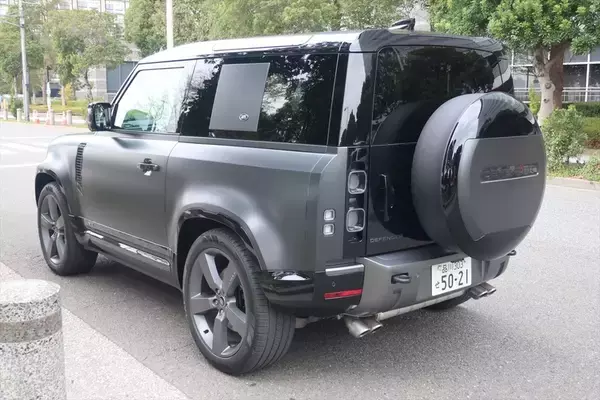 「エコもなんのその！ V8エンジンで525馬力のSUV「ディフェンダー」は趣味車として最高の選択肢」の画像