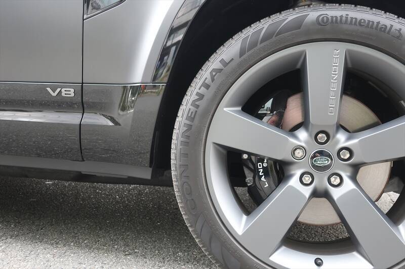 エコもなんのその！ V8エンジンで525馬力のSUV「ディフェンダー」は趣味車として最高の選択肢