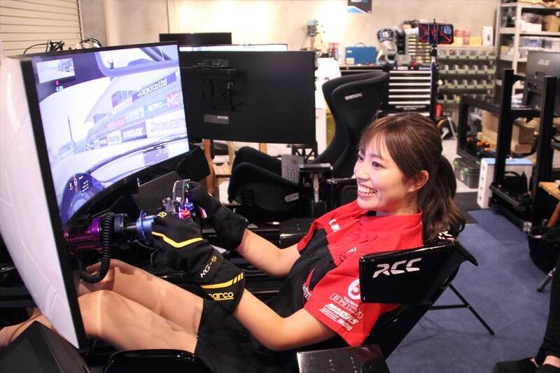 トップRQの阿比留あんなが超本格レーシングシムに挑戦！ 冨林選手のアドバイスで鈴鹿サーキットを攻略!?