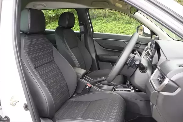 「最近クルマが高いけどホンダのSUV「WR-V」は250万円以下で買えるって知ってた？」の画像