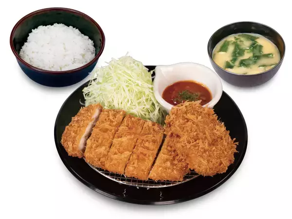 「最高では！「うまトマロースかつ定食」爆誕！！松屋の味がとんかつに」の画像