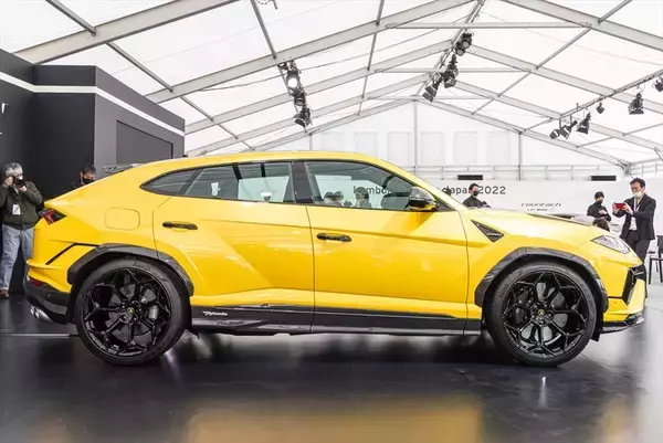 「ランボルギーニもガソリンエンジン車は終焉に！ スーパーSUV「URUS」の新モデルを発表」の画像