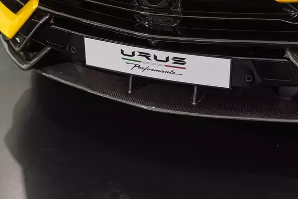 「ランボルギーニもガソリンエンジン車は終焉に！ スーパーSUV「URUS」の新モデルを発表」の画像