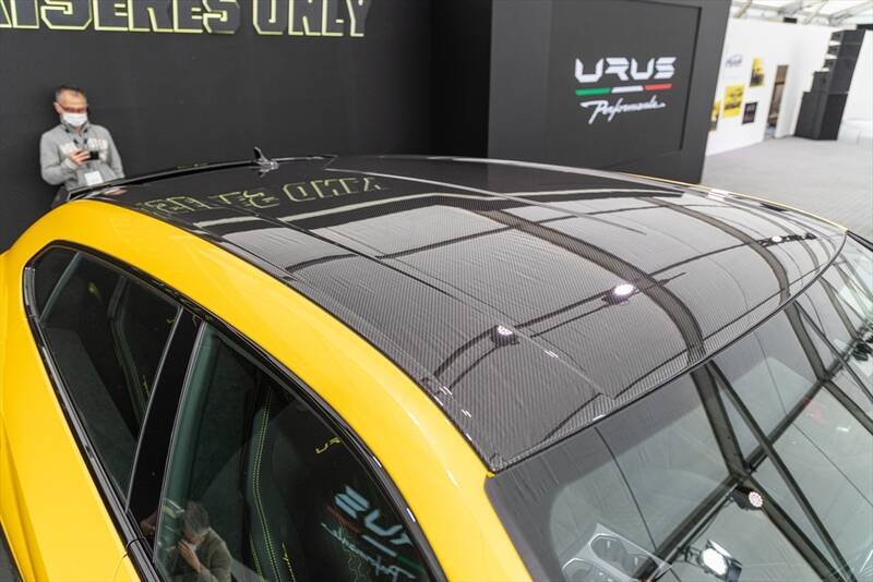 ランボルギーニもガソリンエンジン車は終焉に！ スーパーSUV「URUS」の新モデルを発表