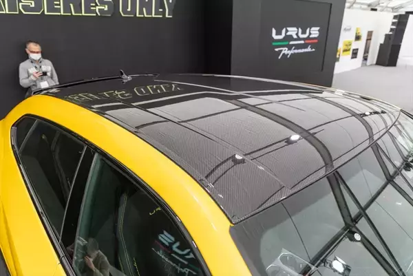 「ランボルギーニもガソリンエンジン車は終焉に！ スーパーSUV「URUS」の新モデルを発表」の画像