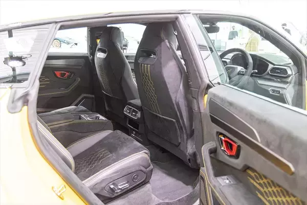「ランボルギーニもガソリンエンジン車は終焉に！ スーパーSUV「URUS」の新モデルを発表」の画像