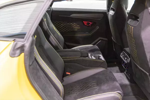 「ランボルギーニもガソリンエンジン車は終焉に！ スーパーSUV「URUS」の新モデルを発表」の画像