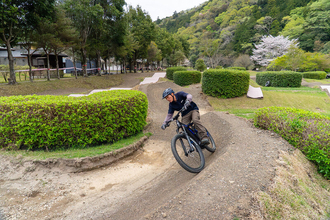 子供も初心者も即デビュー！ ヤマハのMTBパーク爆誕、レンタル完備で手ぶらも持込もOK