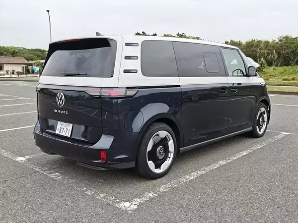 「≒JOYも大絶賛の可愛さ！ 見た目はレトロ、中身は最新EV「ID. Buzz」がミニバンの常識を変える」の画像